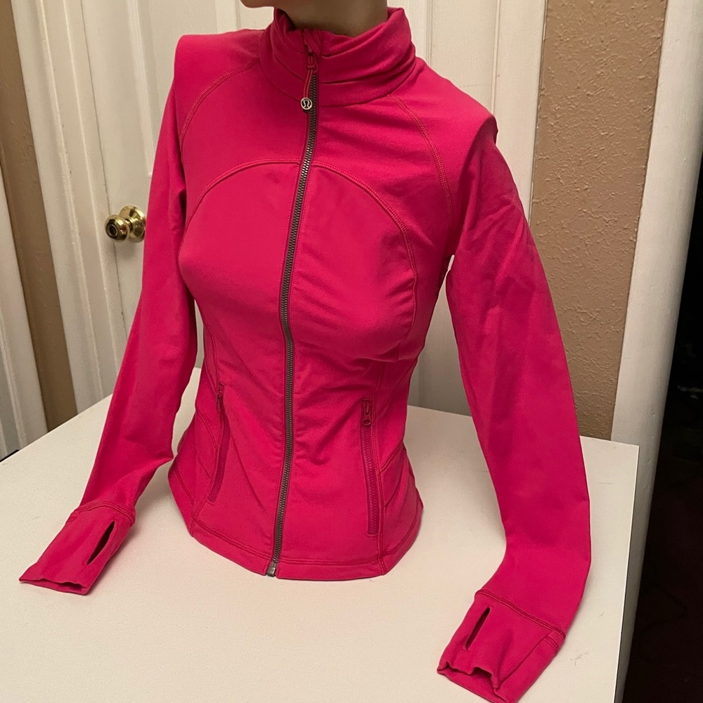 Lululemon define jacket HOT PINK SIZE 4 worn once